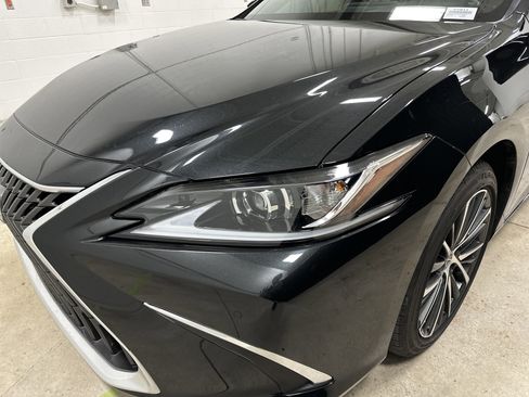 Certified 2023 Lexus ES 350 w/ Premium Package image 6