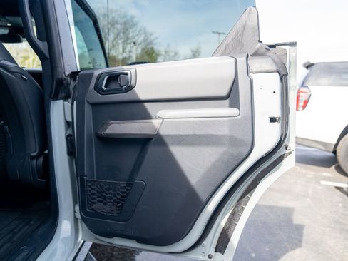 Used 2022 Ford Bronco Black Diamond image 13