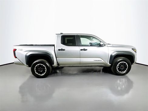 Used 2024 Toyota Tacoma TRD Off-Road image 7