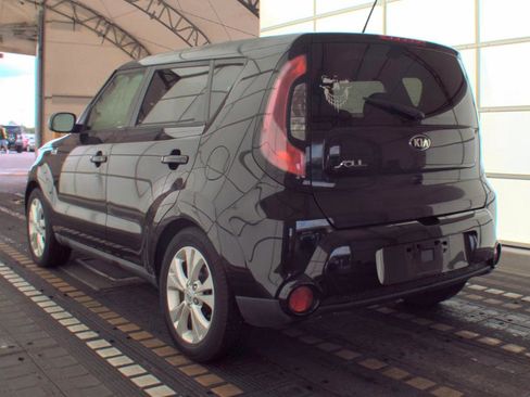 Used 2016 Kia Soul + FWD image 6