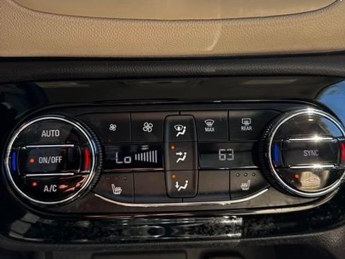 Used 2022 Buick Encore GX Select FWD image 34
