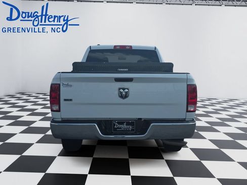Used 2022 RAM 1500 Classic SLT RWD image 4