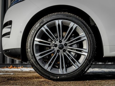 New 2026 Land Rover Range Rover Sport SE image 4