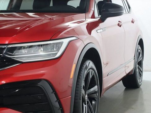 Used 2024 Volkswagen Tiguan SE R-Line image 4