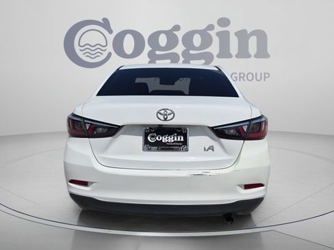Used 2017 Toyota Yaris iA FWD image 5