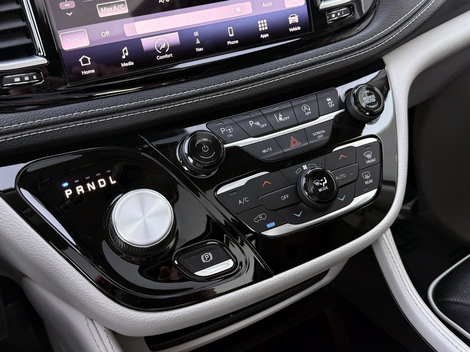 Used 2022 Chrysler Pacifica Limited FWD image 48