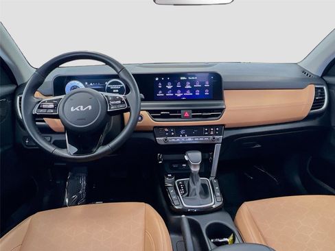 Used 2024 Kia Seltos EX image 23