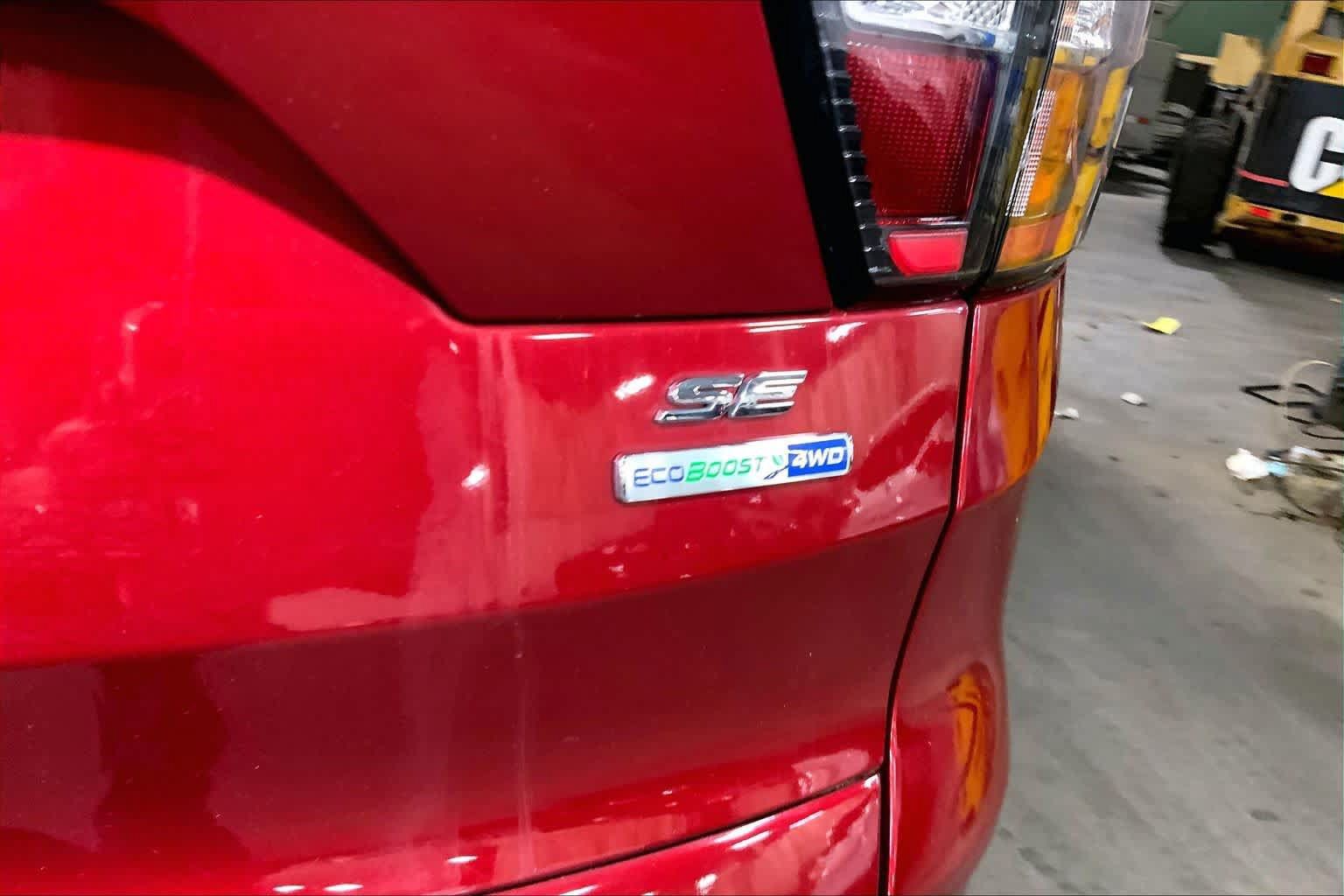 Used 2018 Ford Escape SE w/ SE Sync 3 Package AWD/4WD image 10