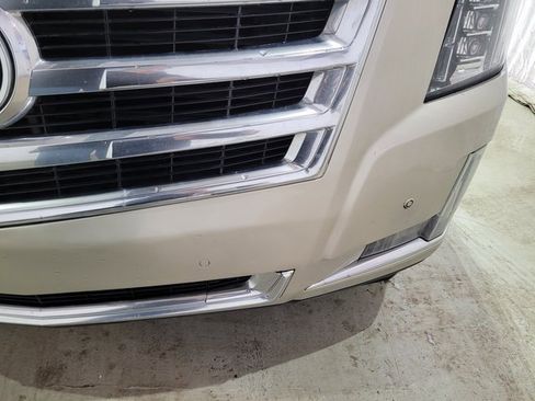 Used 2015 Cadillac Escalade Premium image 15