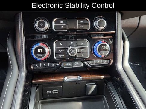 Used 2024 GMC Yukon XL Denali Ultimate AWD/4WD image 47