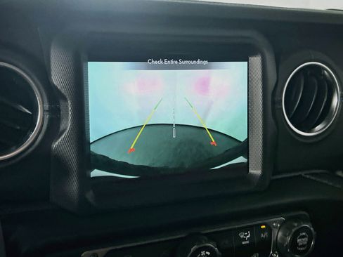 Used 2023 Jeep Wrangler Unlimited Rubicon 4xe image 14