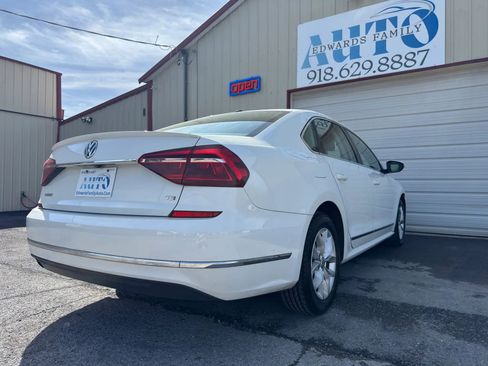 Used 2017 Volkswagen Passat 1.8T S image 24