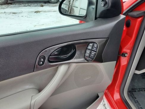 Used 2007 Ford Focus image 9
