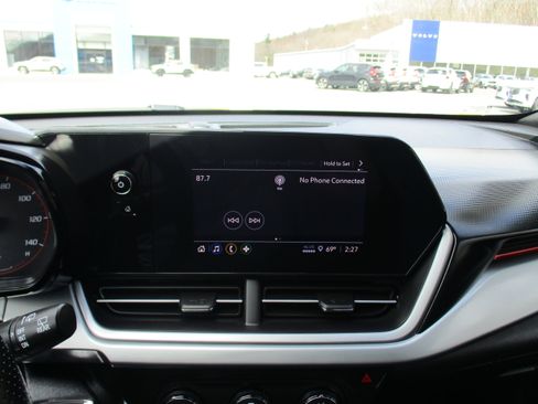 Certified 2024 Chevrolet Trax RS w/ Driver Confidence Package FWD image 16