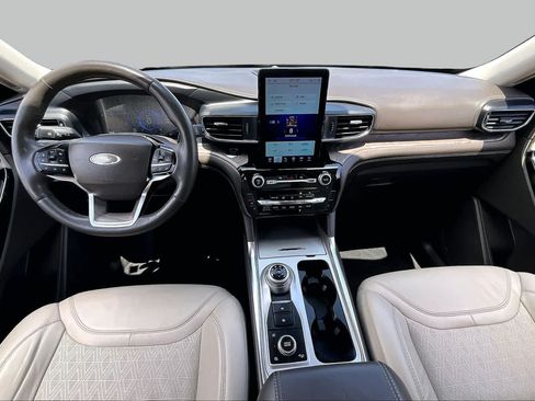 Used 2023 Ford Explorer Platinum w/ Technology Package AWD/4WD image 26