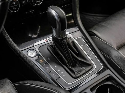 Used 2019 Volkswagen Golf R 4-Door AWD/4WD image 26