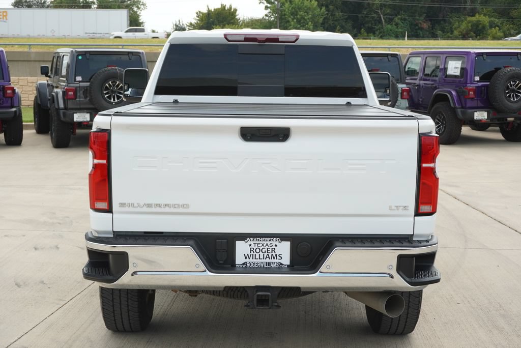 Used 2025 Chevrolet Silverado 2500 LTZ w/ LTZ Convenience Package AWD/4WD image 4