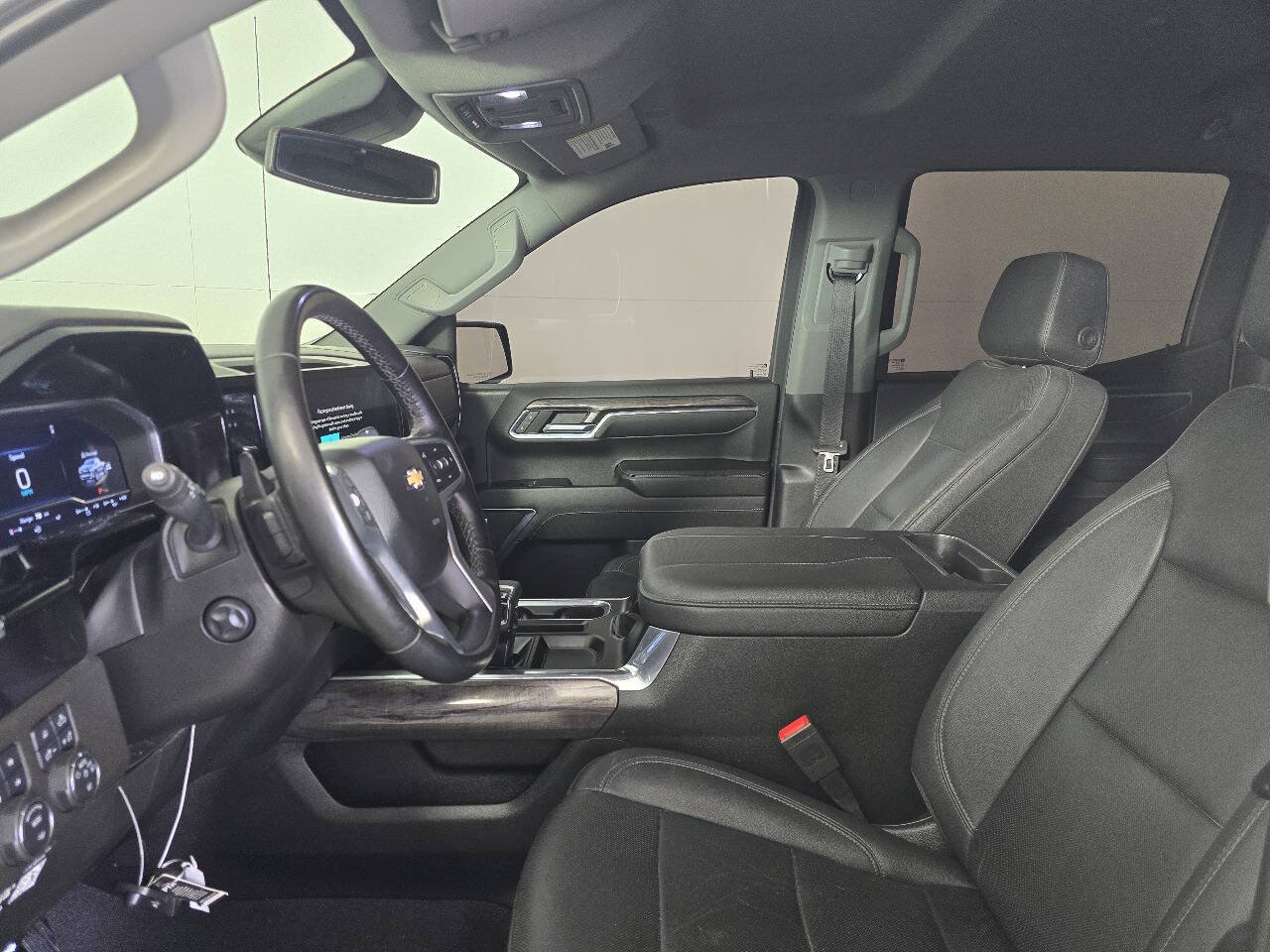Used 2023 Chevrolet Silverado 1500 LTZ w/ LTZ Convenience Package II AWD/4WD image 15