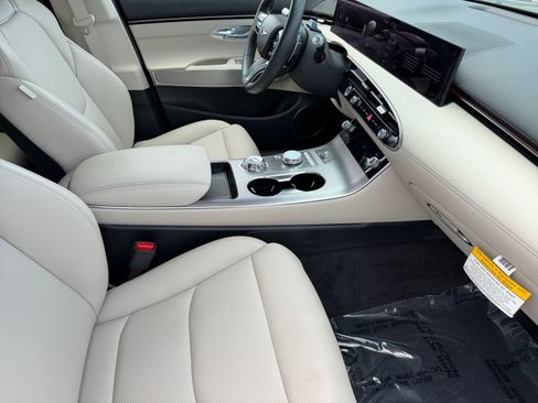 Used 2026 Genesis GV70 2.5T Select AWD/4WD image 6