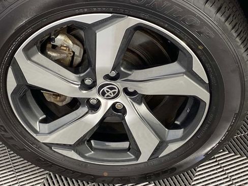 Used 2024 Toyota RAV4 SE AWD/4WD image 25