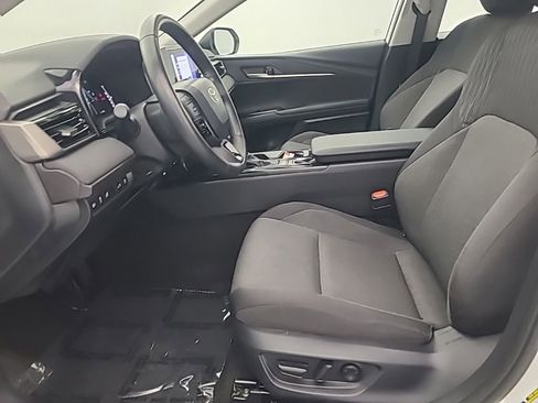 Used 2025 Toyota Camry LE AWD/4WD image 26