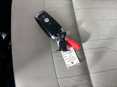 Used 2018 Ford EcoSport SE w/ SE Convenience Package FWD image 10