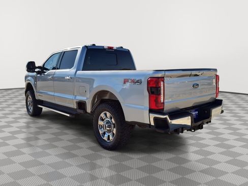 Used 2023 Ford F250 Lariat w/ Tow Technology Package image 3