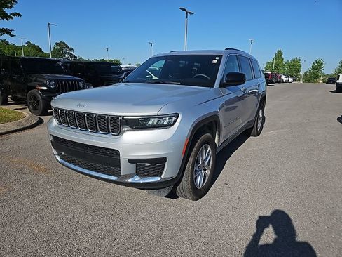 Used 2025 Jeep Grand Cherokee L Laredo w/ Luxury Tech Group I image 3