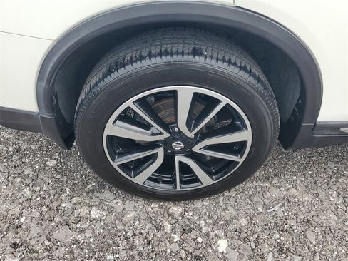 Used 2019 Nissan Rogue SL w/ Premium Package image 7