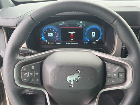 New 2026 Ford Bronco Outer Banks w/ Sasquatch Package AWD/4WD image 16