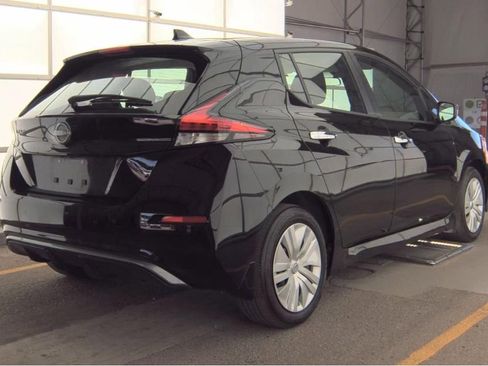 Used 2025 Nissan Leaf S FWD image 2