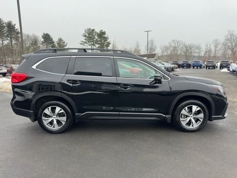 Used 2023 Subaru Ascent Premium w/ Convenience Package image 4