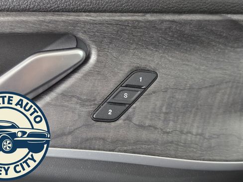 Used 2022 Jeep Grand Cherokee Limited 4xe image 21