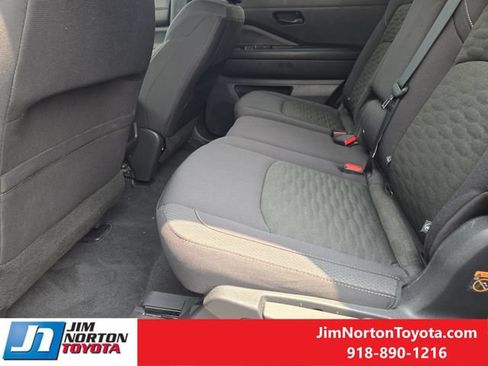 Used 2025 Nissan Pathfinder SV FWD image 29