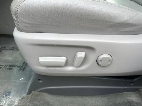 Certified 2017 Toyota Sienna XLE FWD image 31