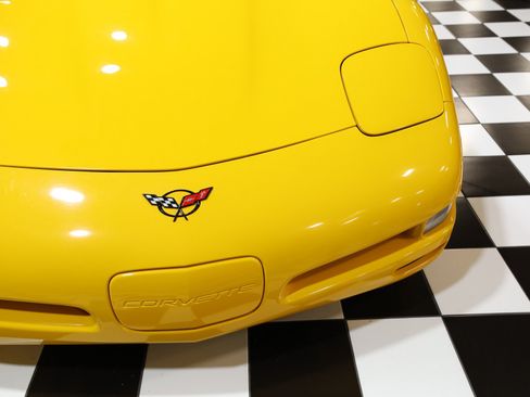 Used 2000 Chevrolet Corvette Coupe w/ Memory Pkg RWD image 14