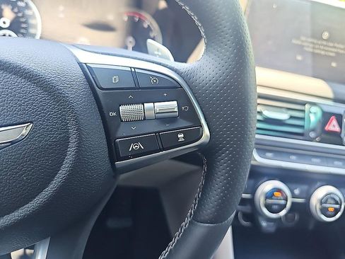 Used 2023 Genesis G70 2.0T RWD image 21