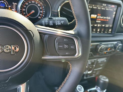 Used 2023 Jeep Wrangler Unlimited Sahara image 19