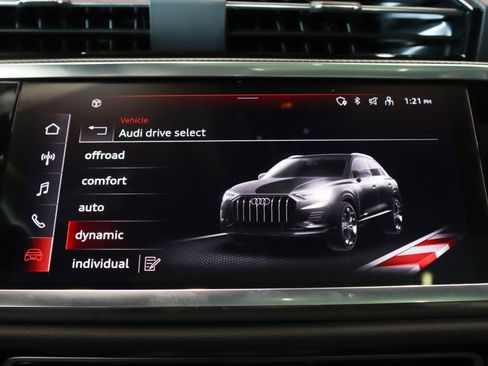 Used 2025 Audi Q3 2.0T Premium w/ Convenience Package image 25