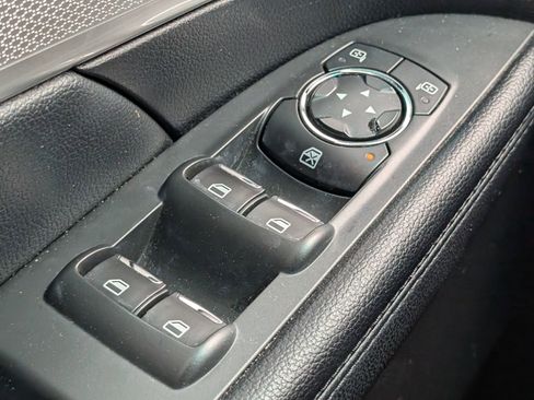 Used 2017 Ford Explorer XLT w/ Equipment Group 202A image 13