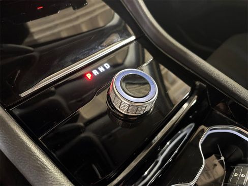 Used 2023 Jeep Grand Cherokee L Laredo image 21