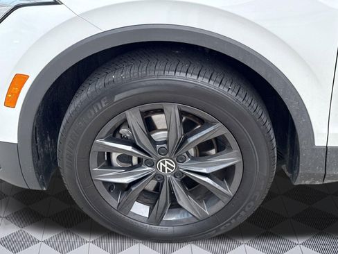 Used 2024 Volkswagen Tiguan SE AWD/4WD image 10