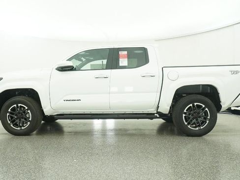 New 2025 Toyota Tacoma TRD Sport image 19