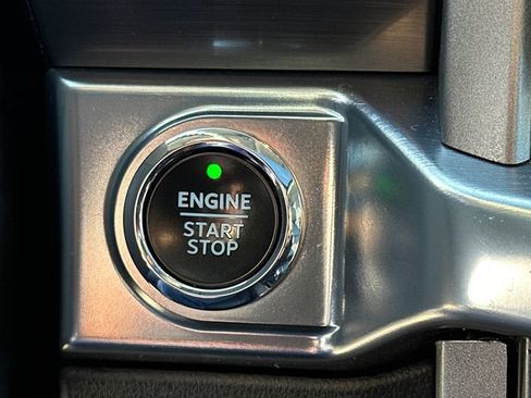 Used 2022 Ford F150 Lariat w/ Equipment Group 502A High image 36