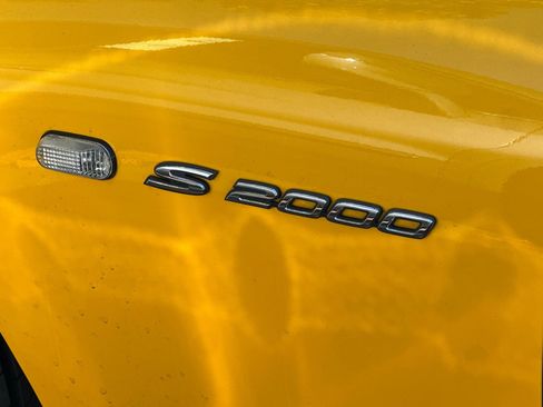 Used 2004 Honda S2000 image 37