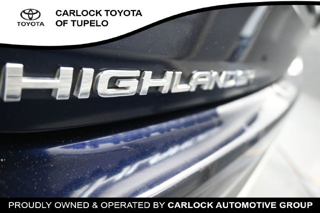 Used 2024 Toyota Highlander XSE FWD image 12
