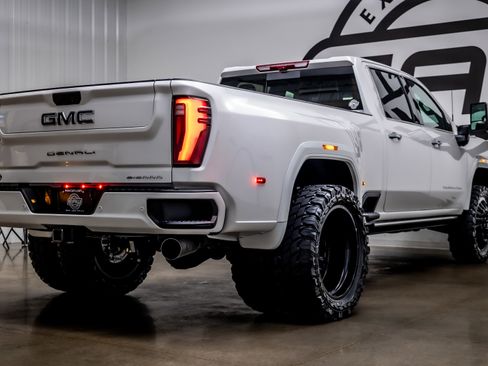 Used 2025 GMC Sierra 3500 Denali Ultimate image 37
