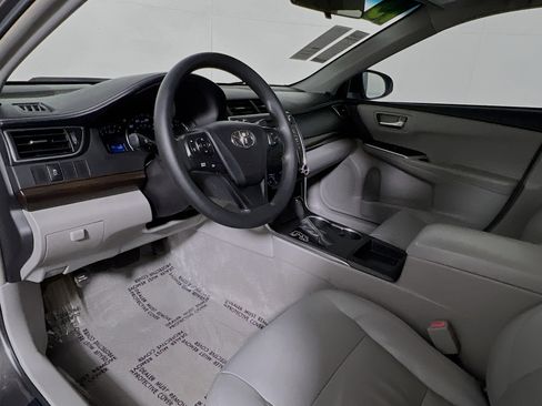Used 2015 Toyota Camry LE image 30