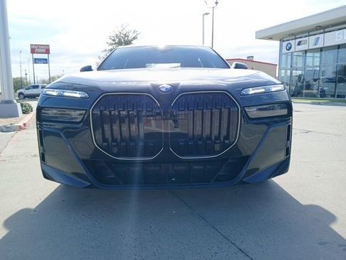 New 2026 BMW 740i w/ Executive Package image 2