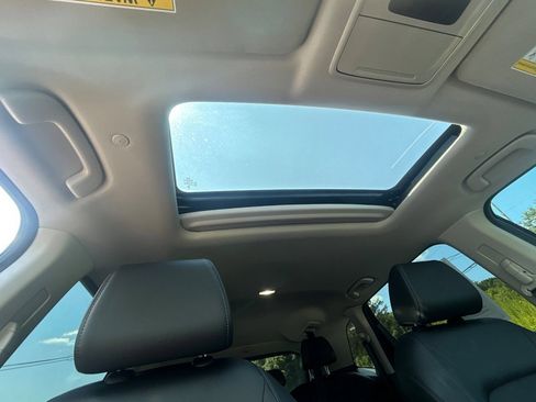 Used 2025 Honda CR-V EX-L image 17